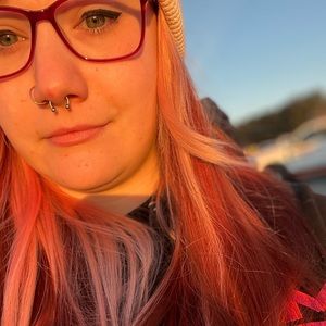 Meet your Posher, Dakota